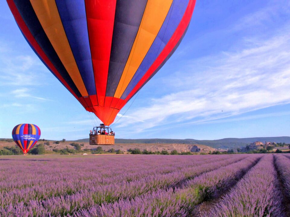 [:fr]montgolfière en champ de lavande[:]